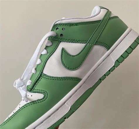 nike dunk low green women's